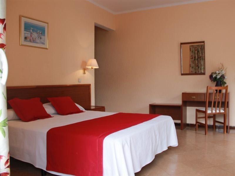 Terramar Hotel Calella Kültér fotó