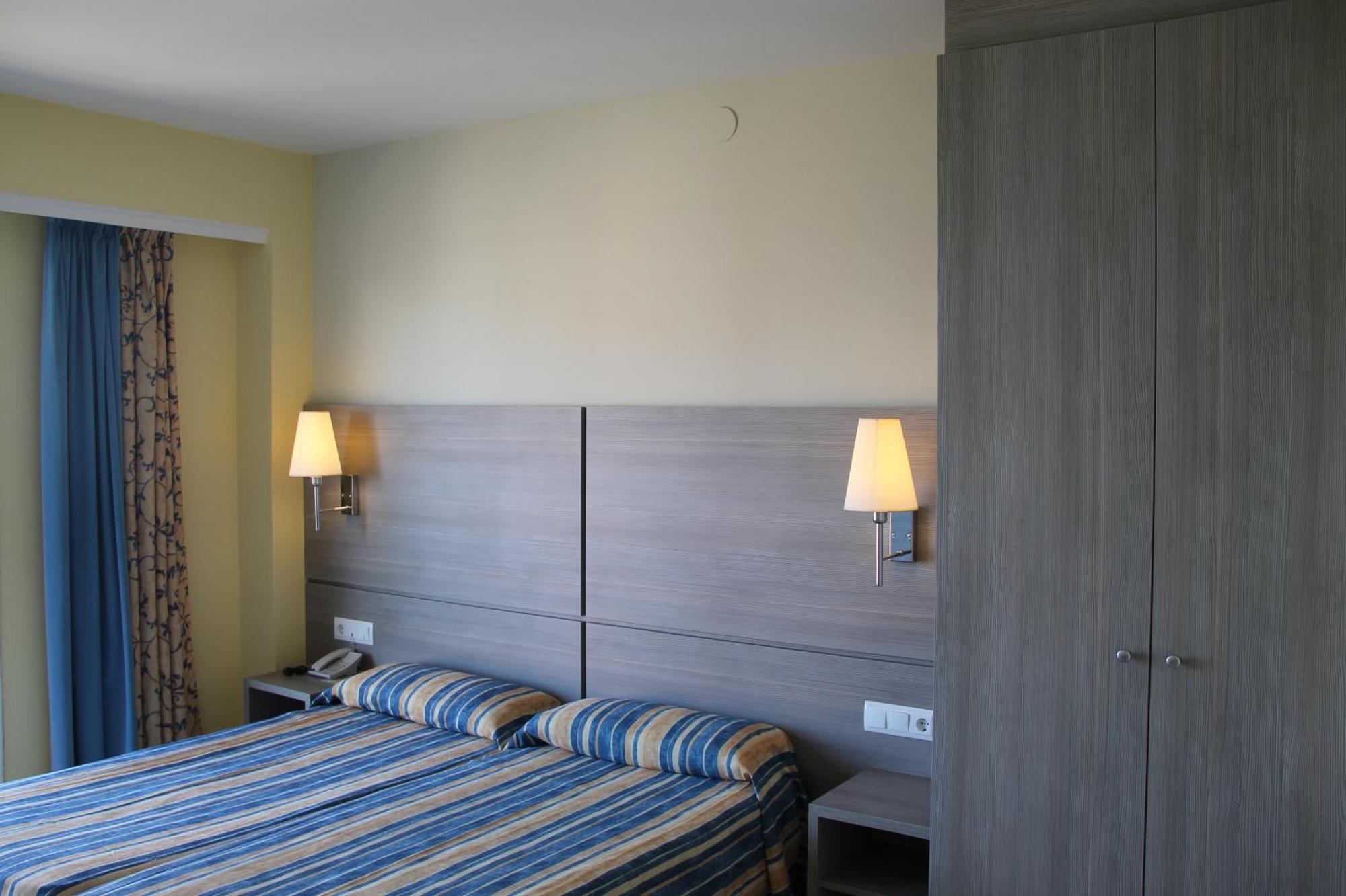 Terramar Hotel Calella Kültér fotó