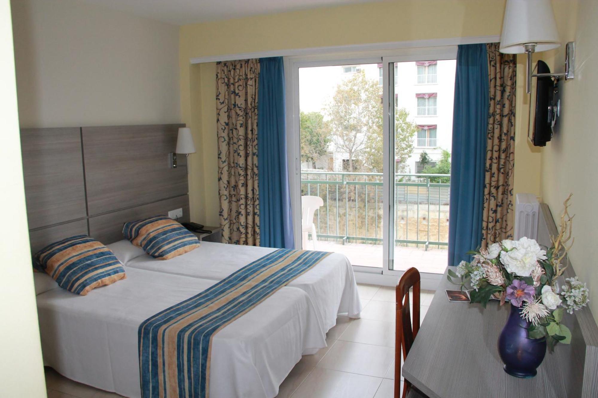 Terramar Hotel Calella Kültér fotó